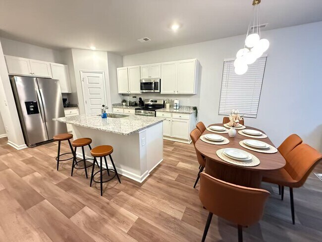 Foto del edificio - 1371 Speedway St