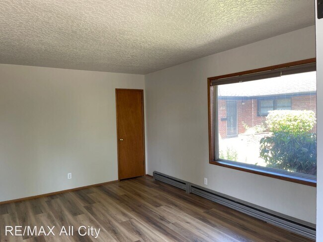 Foto del edificio - 2 br, 1 bath House - 100 E 36th St
