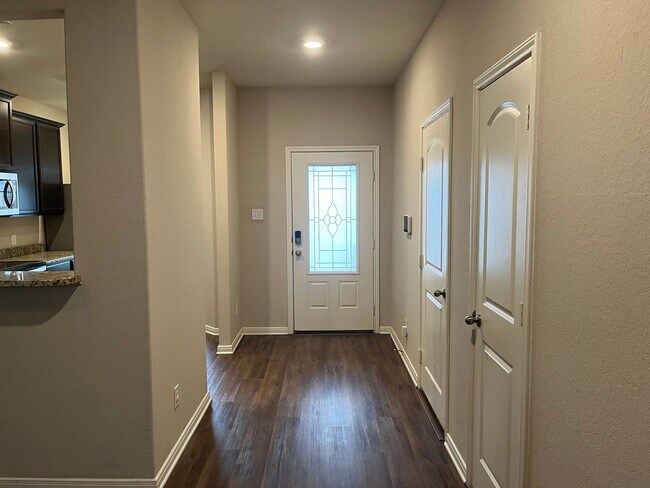 Building Photo - 6203 Cooper Cash, San Antonio, TX. 78252