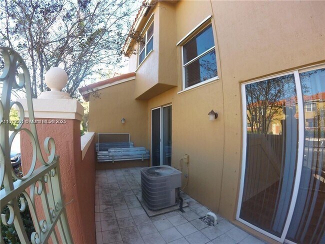 Foto del edificio - 700 SW 106th Ave