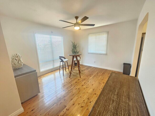 Foto del edificio - 3675 Christensen Ln