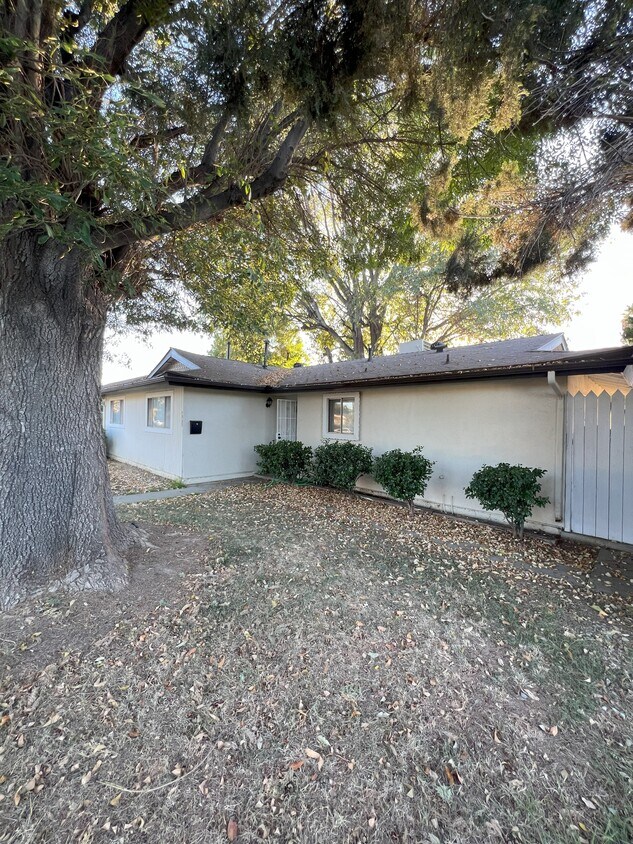 Primary Photo - 7323 Shoup Ave