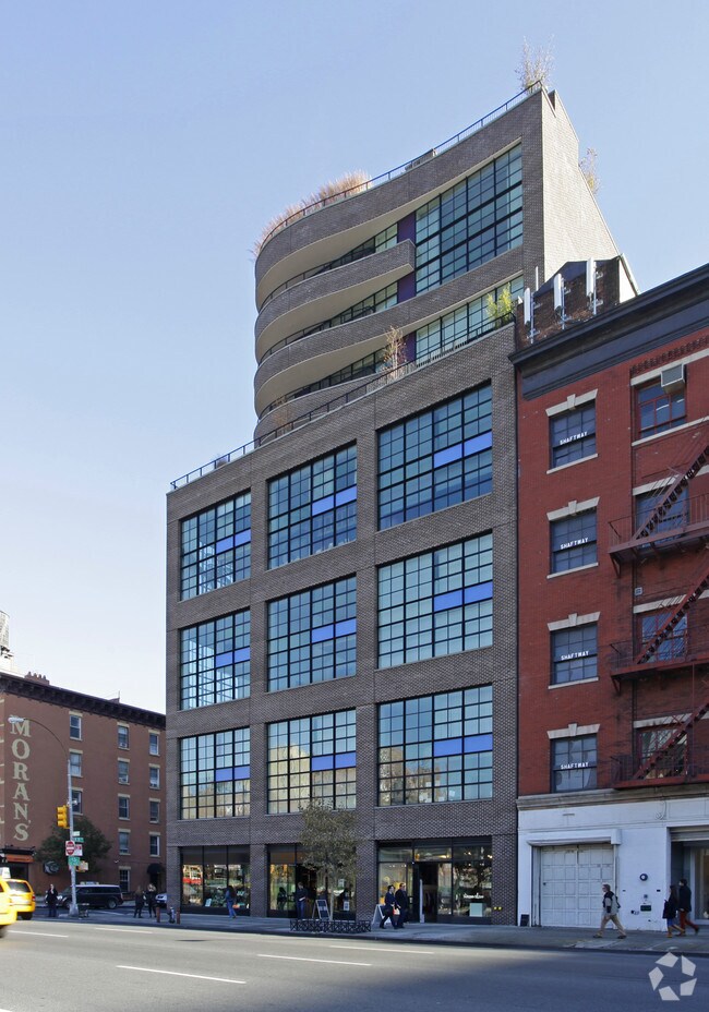Building Photo - 456 W 19th St