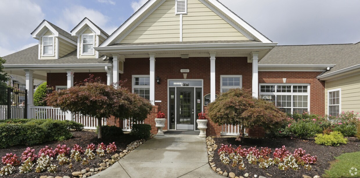 Heritage Lake At Westland Apartments Knoxville, TN