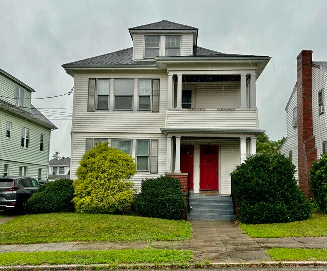 Building Photo - 20-18 Wyndham Ave