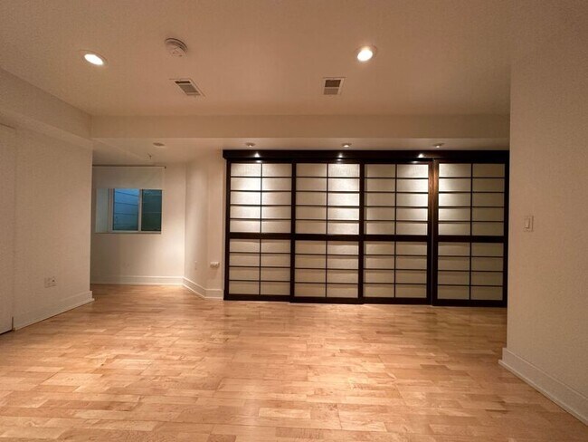 Foto del edificio - 2660 S University Blvd