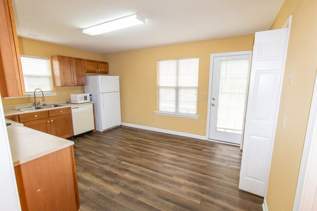 Building Photo - 1618 Drayton Ln