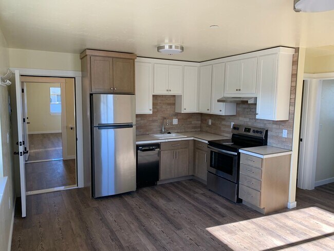 Foto del edificio - CHECK OUT THIS WARM 1 BEDROOM, 1 BATH APAR...