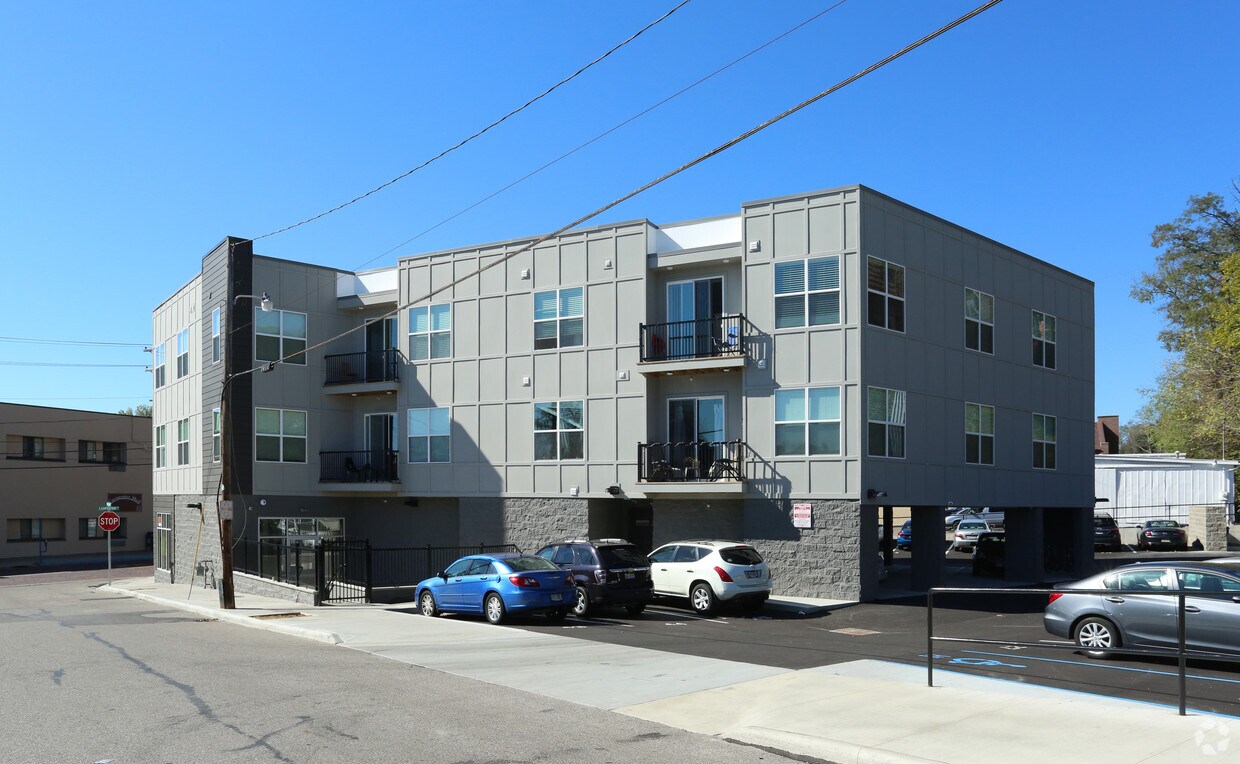 Building Photo - 12 E Carpenter St