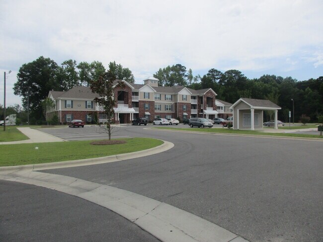 Cambridge Farms Apartments - 900 Doctors Dr Kinston, NC - Apartments