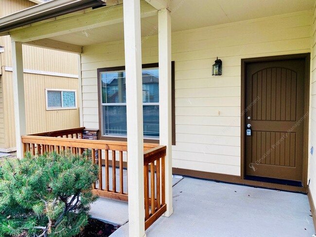 Building Photo - **Coming Soon** Large 4 BR - 2.5 BA Southe...