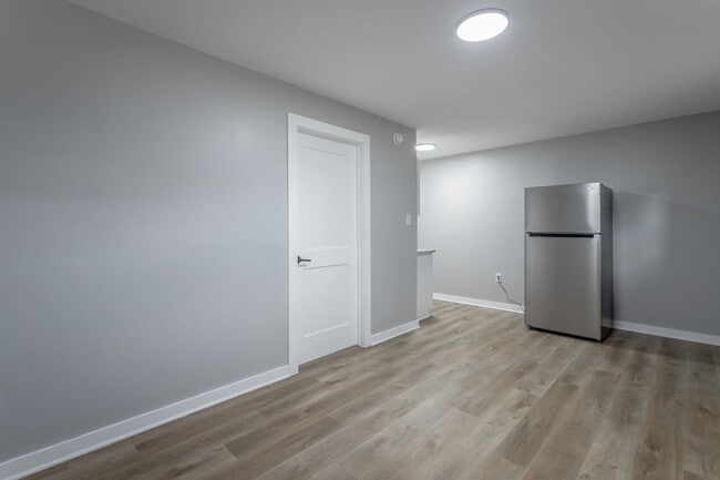 Foto del edificio - Renovated modern 1 bedroom, 1-bathroom apa...