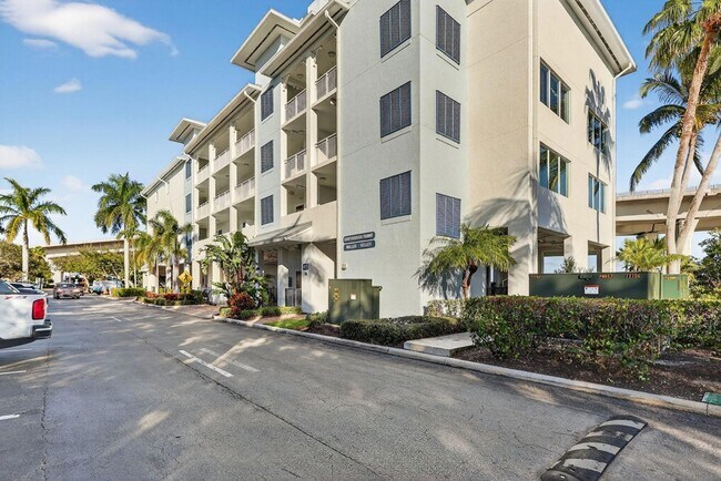 Foto del edificio - 415 NW Flagler Ave
