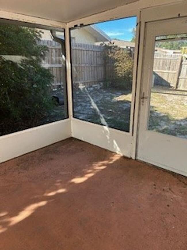 Building Photo - 5005 Lillilea Ln