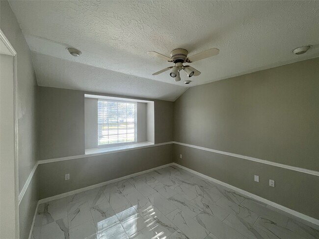 Foto del edificio - 8403 Windy Cove Ct