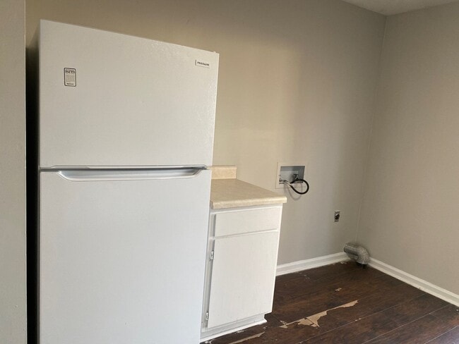 Foto del edificio - 251 Tinker Hill Cv