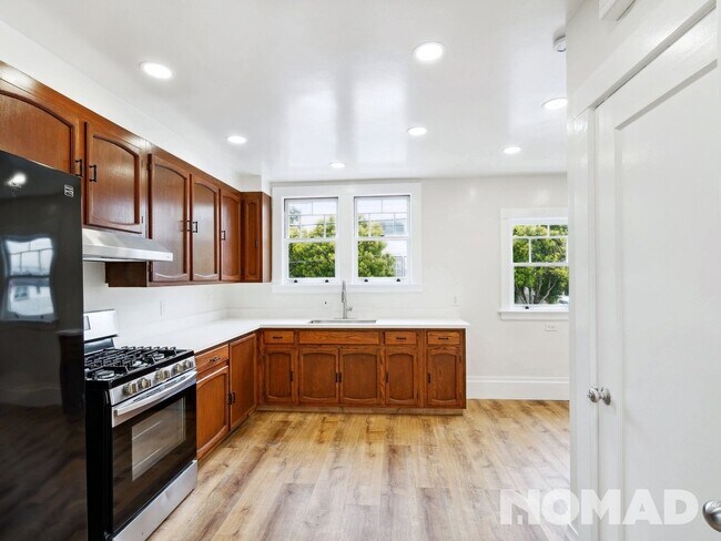 Building Photo - 2-Bedroom Spanish Mediterranean Home - San...