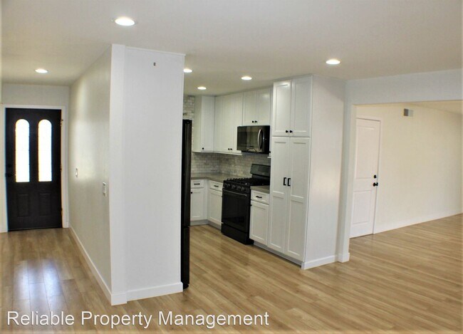 Foto del edificio - 4 br, 2 bath House - 9400 Columbine Ave