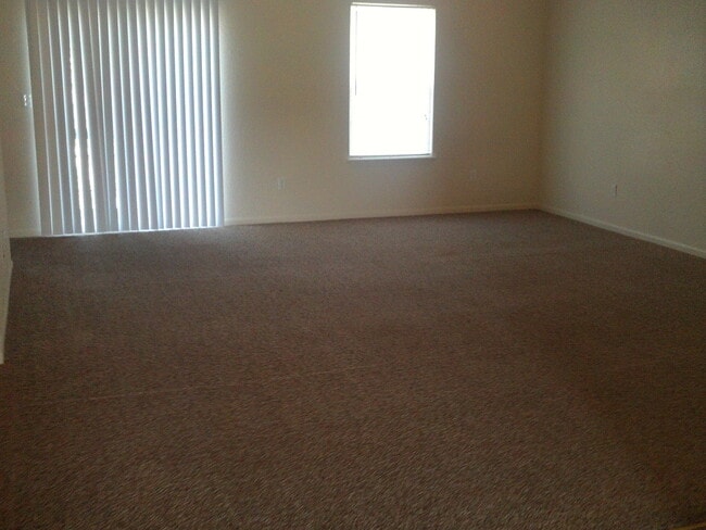 Foto del edificio - 3 bed 2 Bath duplex!