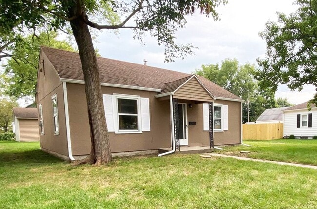 Photo - 1122 Franklin St House