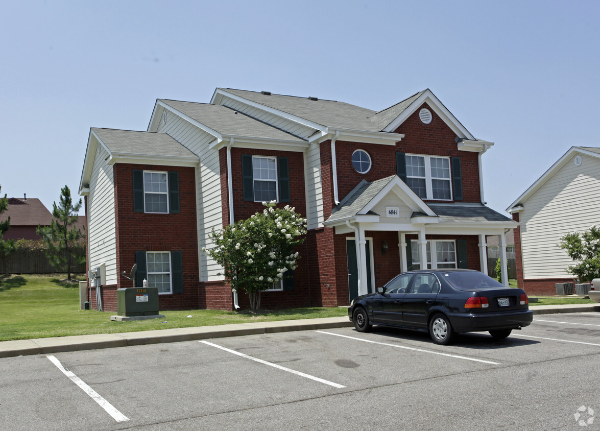 Building Photo - Eagles Landing