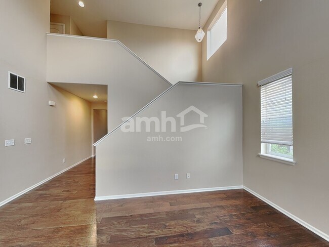 Foto del edificio - 13041 Tamarac St