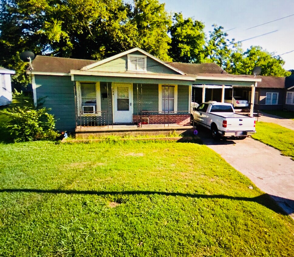 704 Sycamore St, Lake Charles, LA 70601 House Rental in Lake Charles