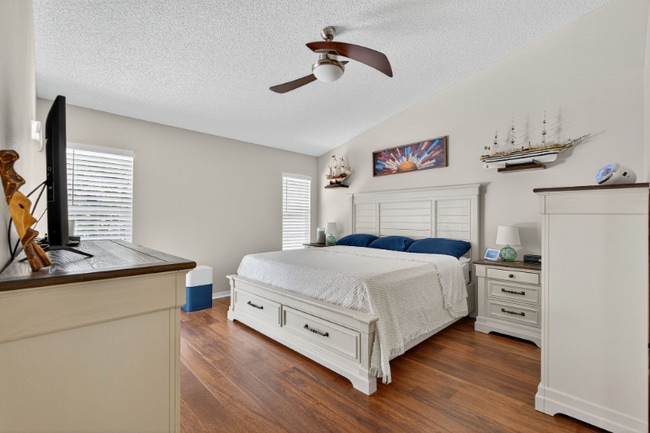 Building Photo - 3874 Darston St