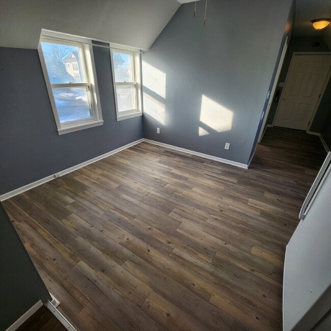 Building Photo - 1402 Willis Ave