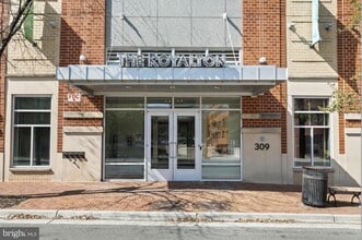 Building Photo - 309 Holland Ln