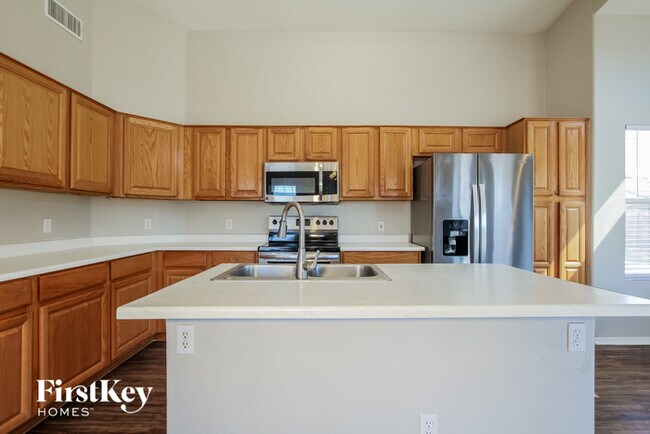 Building Photo - 4139 W Solar Dr