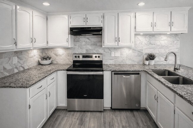 Foto del edificio - 12218 Wild Pine Dr