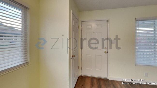 Foto del edificio - 2308 Peppertree Way