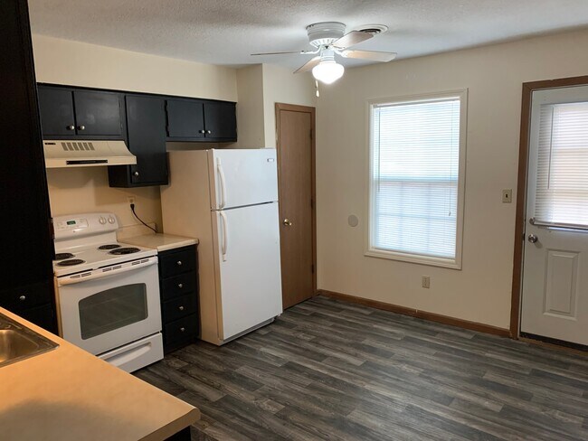 Foto del edificio - 4907 Scruggs Station Rd