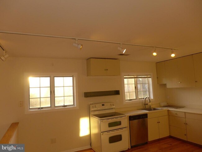 Foto del edificio - 380 Carter Rd
