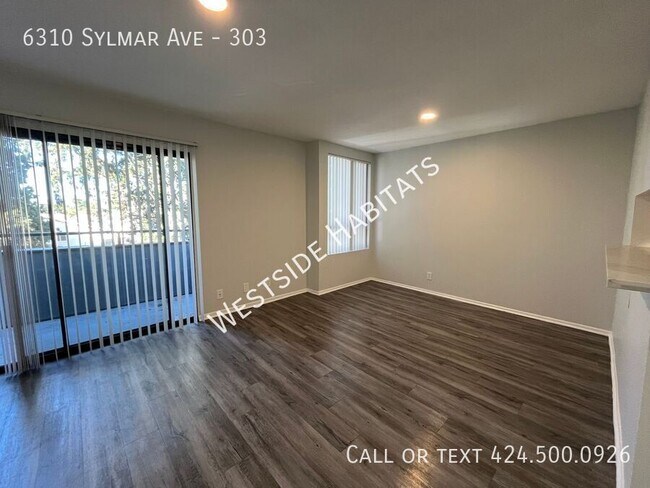 Foto del edificio - 6310 Sylmar Ave