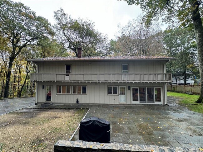 Foto del edificio - 60 Banksville Rd