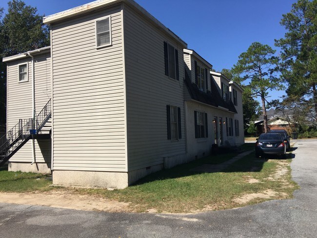 Foto del edificio - 214 E Grady St