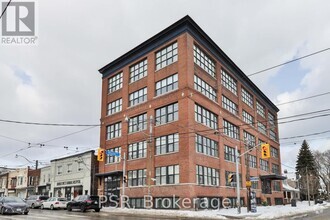 Building Photo - 2154-2154 Dundas St W