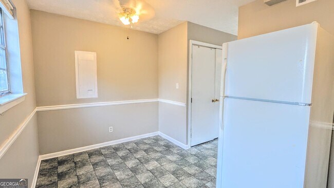 Foto del edificio - 1235 Riverside Dr