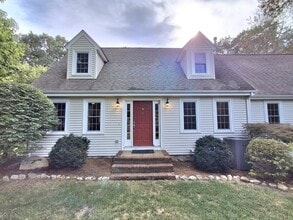 Building Photo - 6 Rockwood Ln