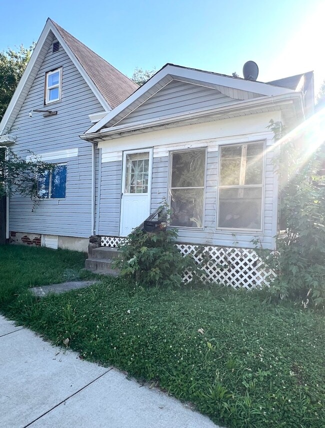 Building Photo - 305 S Maffit St