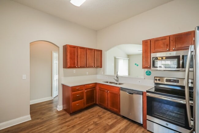 Building Photo - 3163 Pine Haven Dr