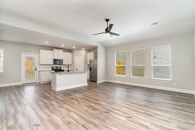 Foto del edificio - 2108 Meadow Dr