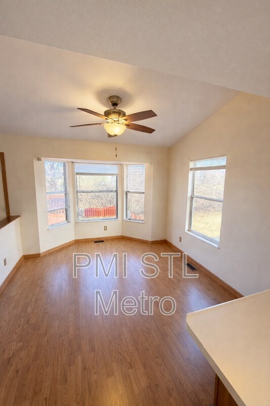 Foto del edificio - 3865 Kentucky Derby Dr