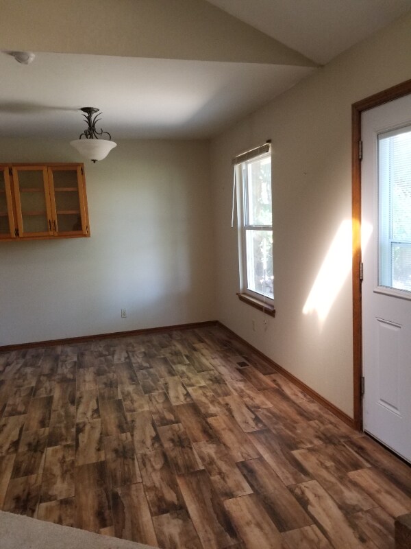 Foto del edificio - 149 W L St