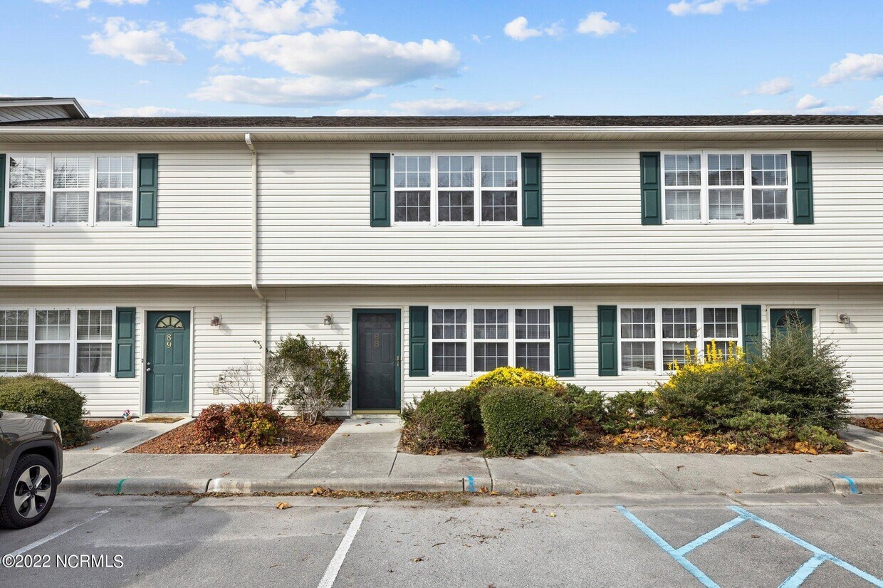Foto principal - 88 Century Ct