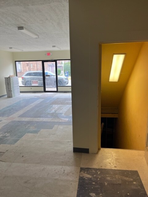 Foto del edificio - 826 Midland Ave