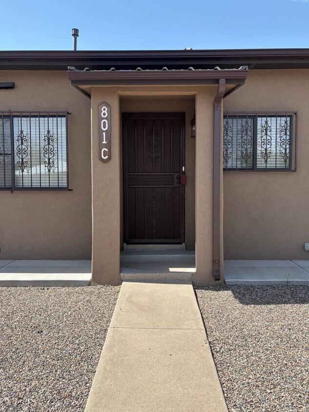 Foto principal - NEWLY REMODELED 1 BED 1 BATH