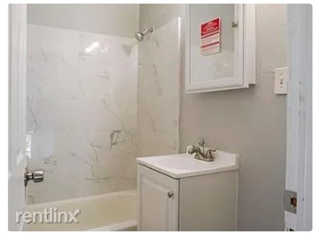 Foto del edificio - 2472 Concord Ave